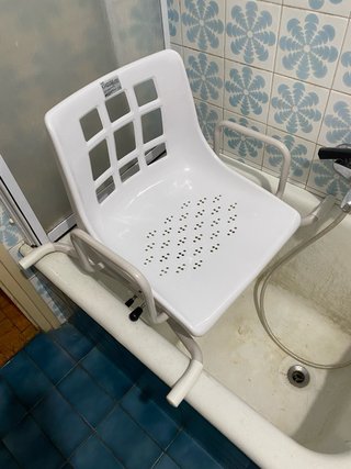 Silla giratoria para bañera. Prácticamente nueva