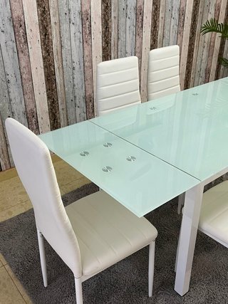 Mesa extensible blanca + 6 sillas