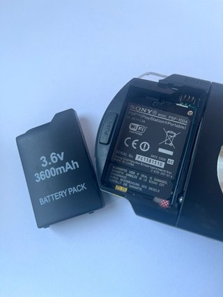 Sony PSP 1004 Negra + Cargador Original