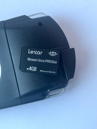 Sony PSP 1004 Negra + Cargador Original