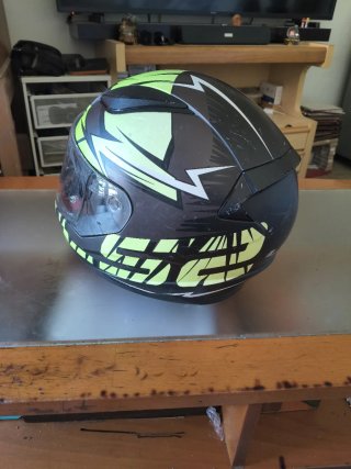 Casco Moto Integral Negro y Amarillo