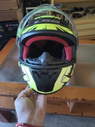 Casco Moto Integral Negro y Amarillo