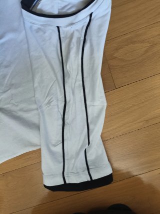 Camiseta Kiabi Blanca Talla L con Detalles Negros