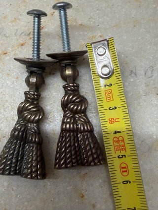 Dos tiradores antiguos bronce estilo tassel