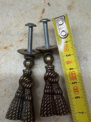 Dos tiradores antiguos bronce estilo tassel