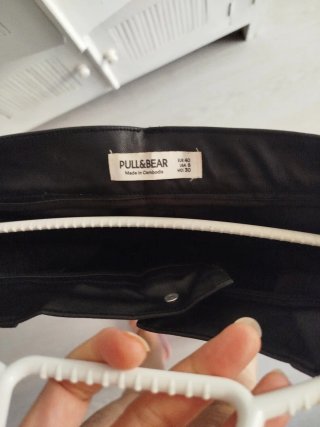 Pantalón efecto piel negro