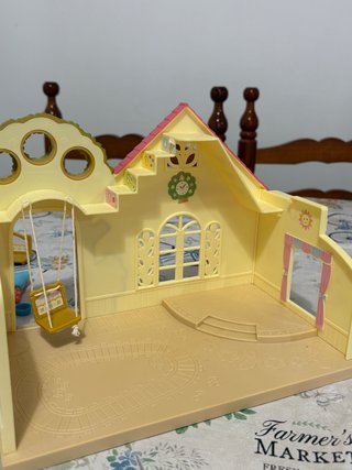 Casa Guardería Juguete con Columpio