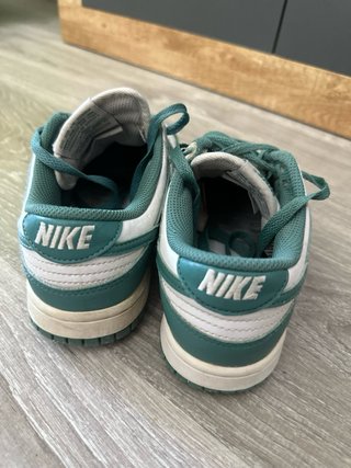 Nike Dunk Verde y Blanco Talla 36