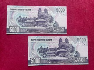 2 Billetes Corea del Norte 5000 Wones 2002-2006