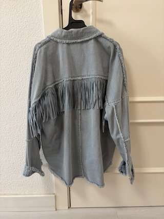 Chaqueta denim vaquera azul Zara flecos talla XS