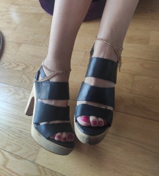 ADORNOS DORADOS PARA ZAPATOS