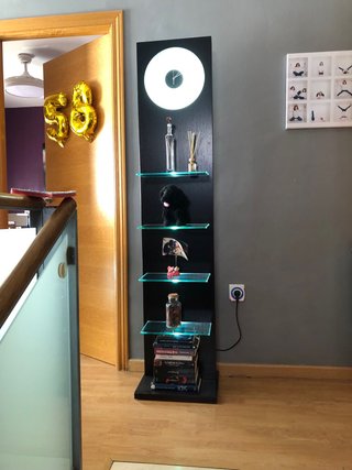 Estantería con Reloj de Pared