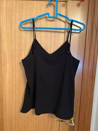 Top tirantes Shein negro detalle beige Talla L