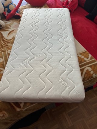 Cuna de bebé blanca con diseño de panda mas cochon