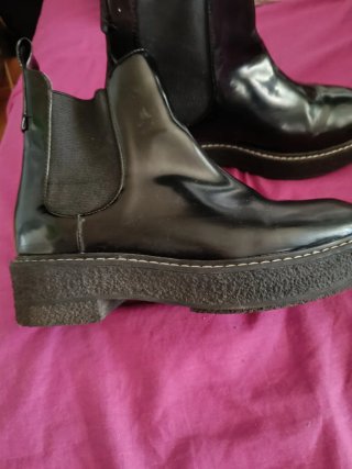 Botines charol negro con elástico