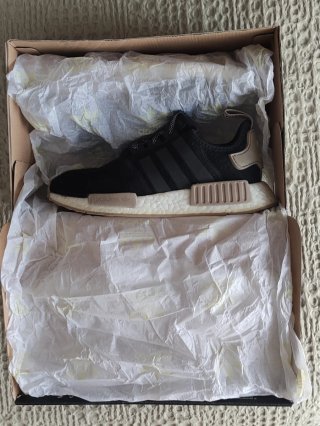 Zapatillas Adidas modelo NMD R1 Talla 36