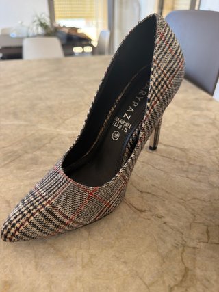 Zapatos de tacón Mary Paz talla 38