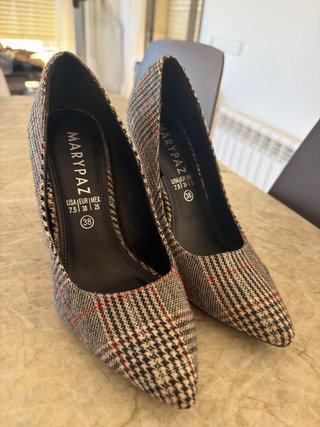 Zapatos de tacón Mary Paz talla 38