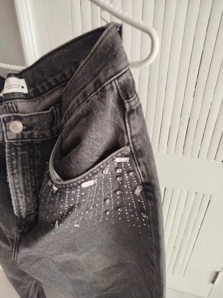Pantalón Zara T40 con abalorios