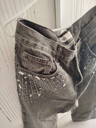 Pantalón Zara T40 con abalorios
