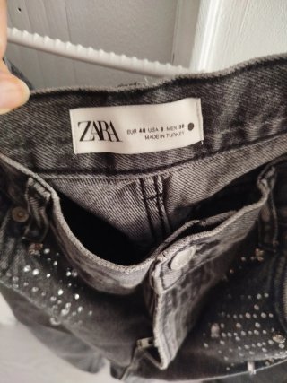 Pantalón Zara T40 con abalorios