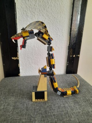 Lego 7325 La Estatua de la Cobra Maldita.