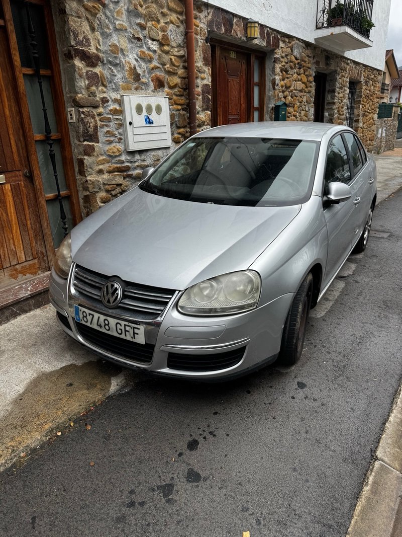 Volkswagen Jetta 2008 - foto 1