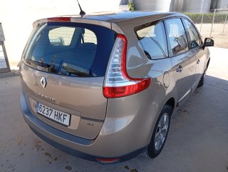 Renault Grand Scenic 2012