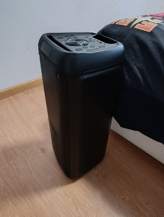 Altavoz de música negro