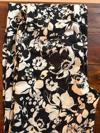 Pantalón estampado floral