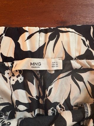 Pantalón estampado floral