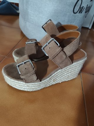 Sandalias Bimba y Lola esparto marrones