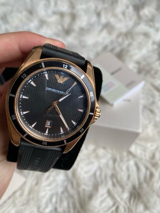 Reloj Emporio Armani Negro y Dorado