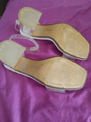 Sandalias Bershka tacón transparente