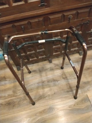 Silla de ruedas andador con frenos