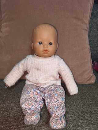Muñeco bebé con ropa