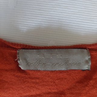 Jersey chica cuello pico naranja
