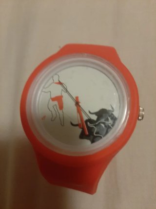 Reloj San Fermín Rojo nuevo sin estrenar.