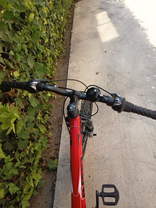 Bicicleta Rockrider 24 roja.