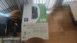 Xbox 360 250GB + 2 controller + 15 giochi
