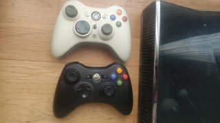 Xbox 360 250GB + 2 controller + 15 giochi