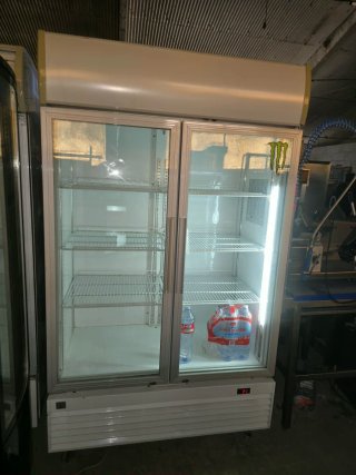Nevera Expositora Doble Puerta Cristal
