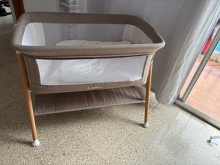 Minicuna Jané, calentador de biberones y gimnasio