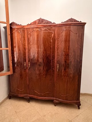 Armario de madera gratis