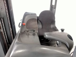 Carretilla retractil Linde R16-03