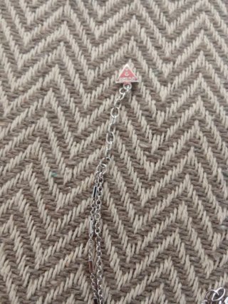 Pulsera Guess Candado y Triángulo Plata