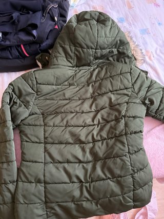 Abrigo de invierno Stradivarius verde M