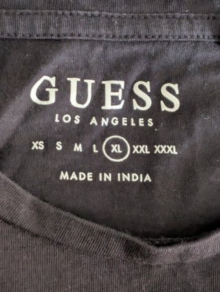 Camiseta Guess Negra