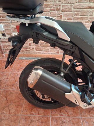 Suzuki V-Strom 650 Negra