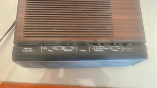 Radio despertador Sanyo vintage